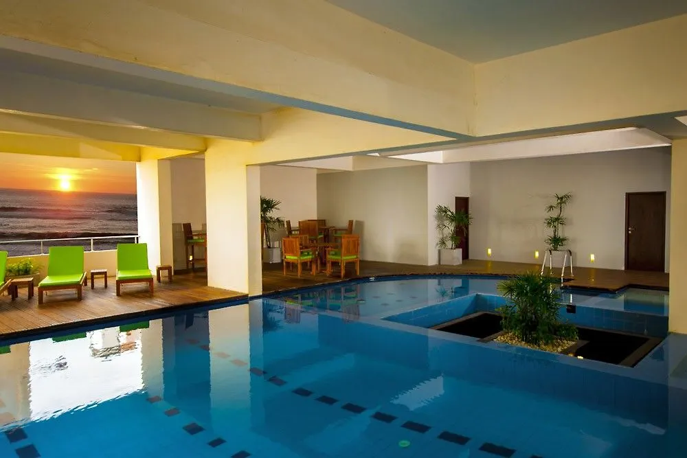 Ocean Edge Suites & Hotel Colombo