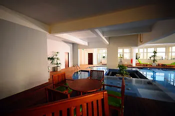 Ocean Edge Suites & Hotel Colombo