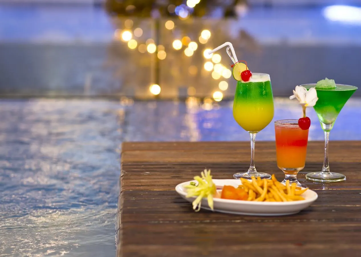 Ocean Edge Suites & Hotel Colombo 4*,  Sri Lanka