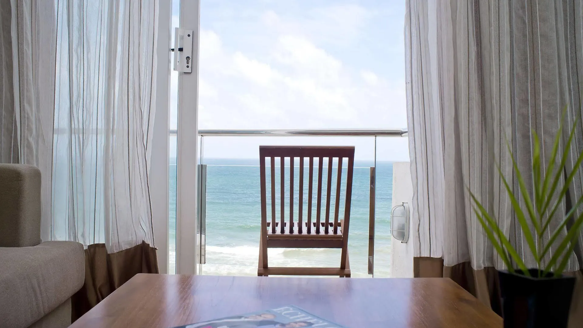 Ocean Edge Suites & Hotel Colombo
