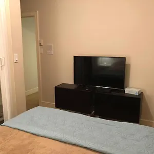 Comfort Guest Close Subway Station And Downtown Vancouver, Ubc, Restaurant And 7-eleven Convenience Store Homestay Vancouver