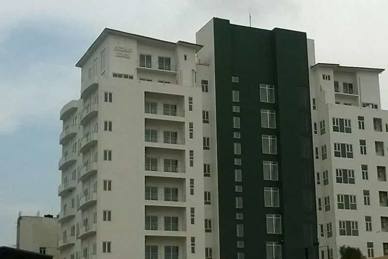 Ocean Edge Suites & Hotel Colombo 4*,